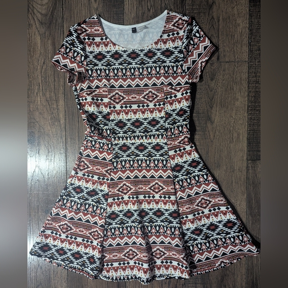 Divided HM Fit & Flare Dress Womens Orange & Black Aztec Cap Sleeve Scoop Neck 6 - Picture 1 of 16